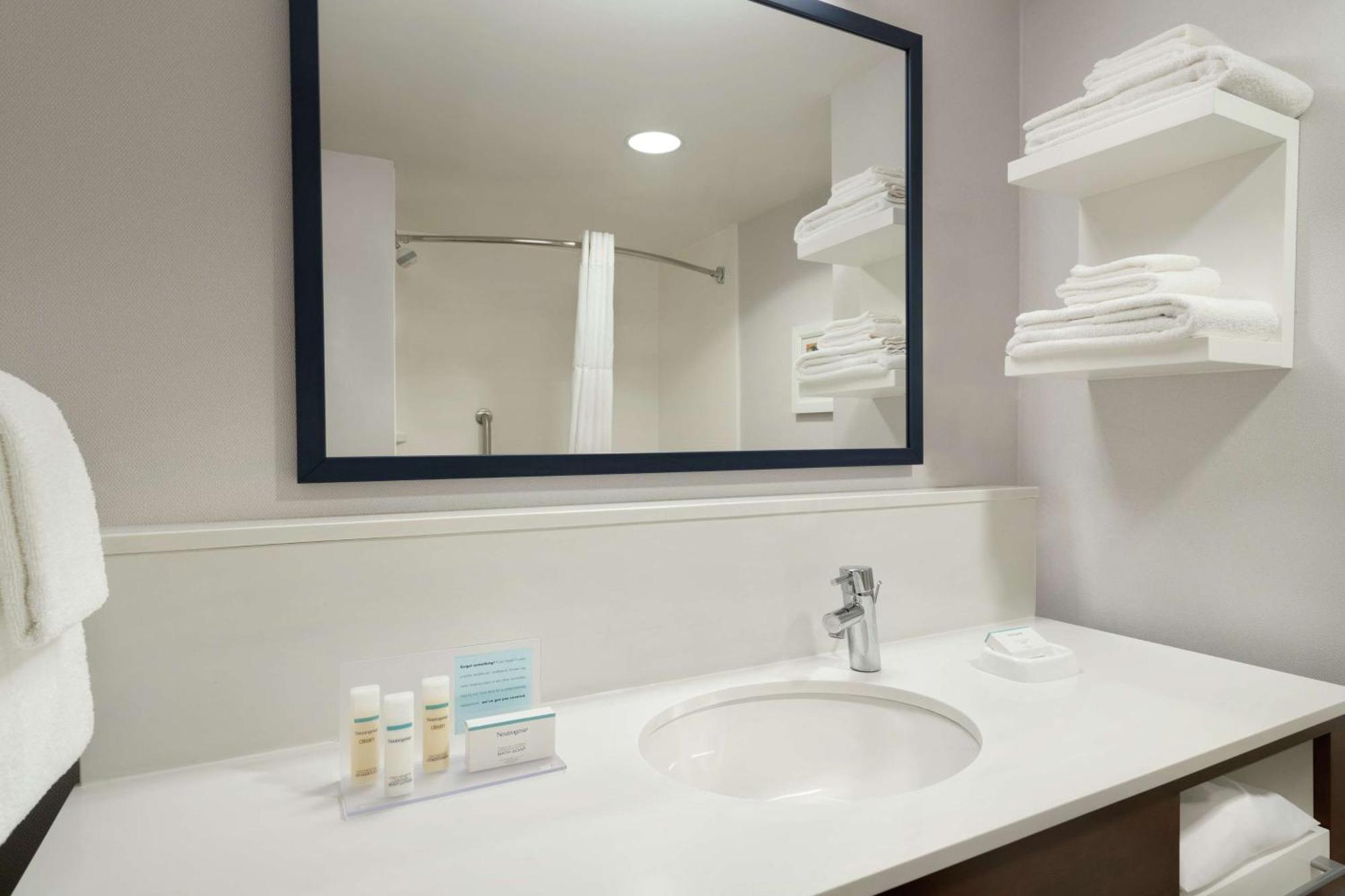 Hampton Inn & Suites Ephrata - Mountain Springs Екстериор снимка