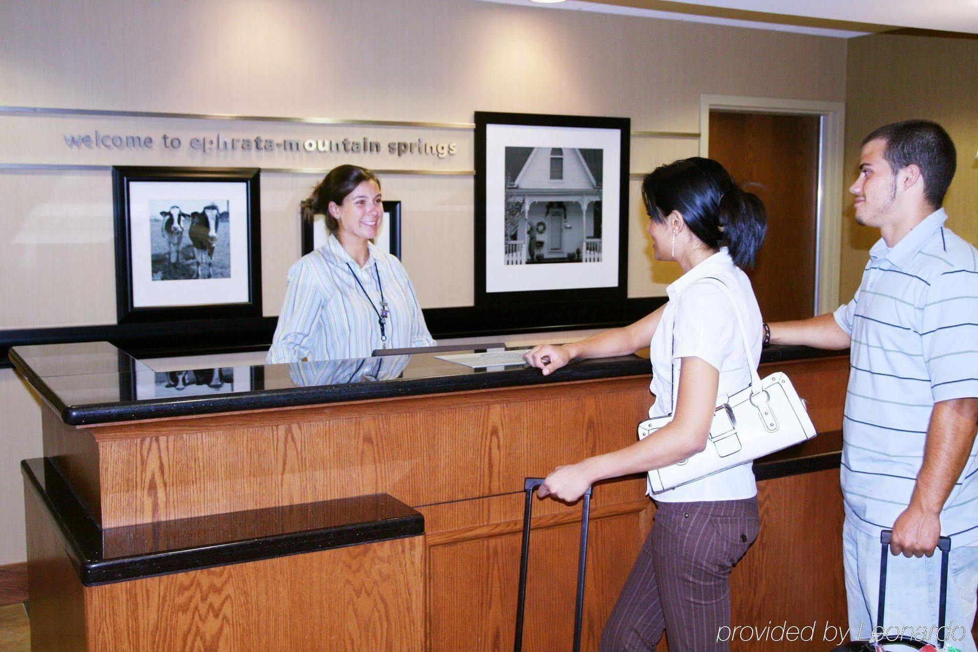 Hampton Inn & Suites Ephrata - Mountain Springs Интериор снимка