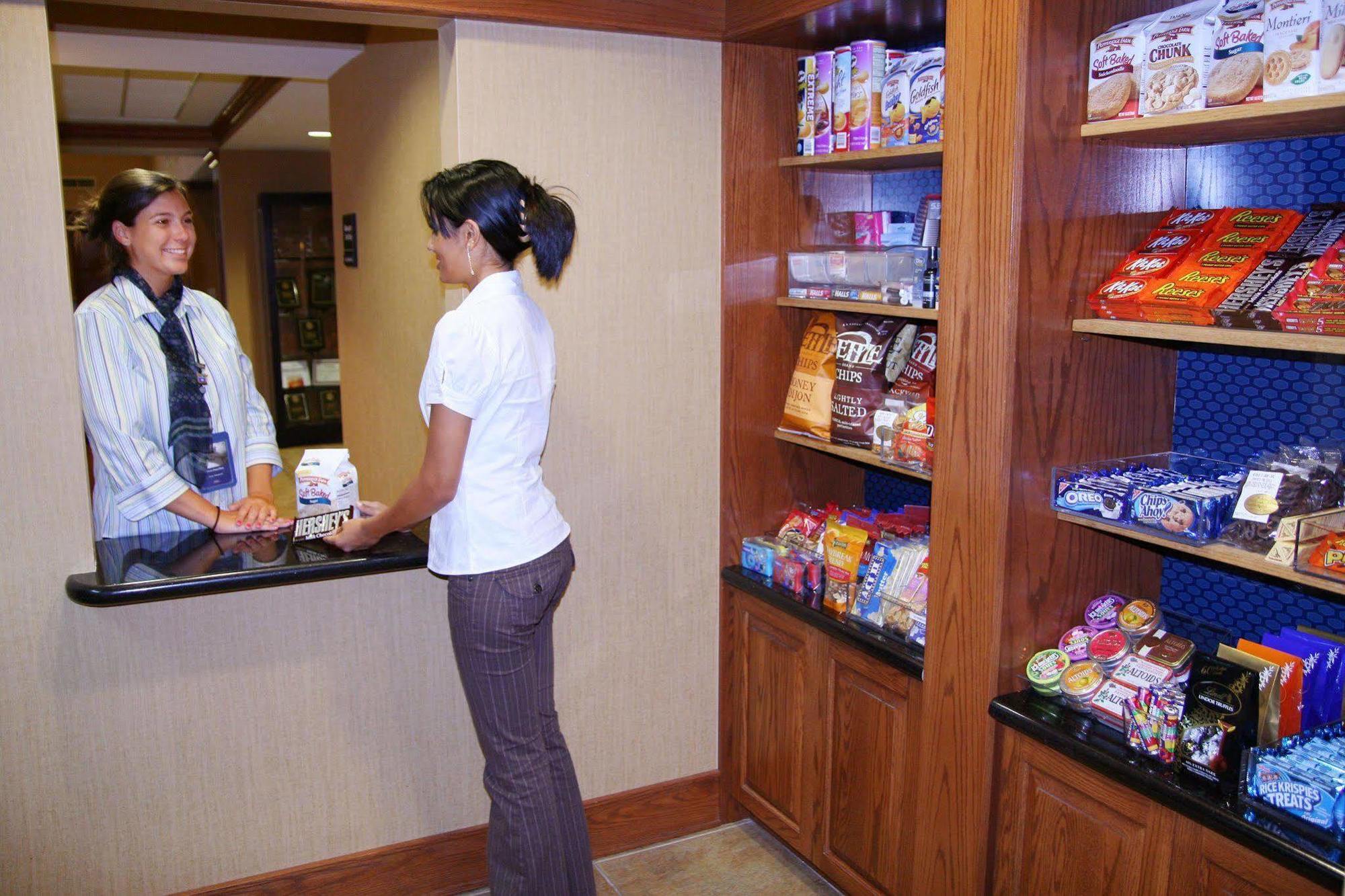 Hampton Inn & Suites Ephrata - Mountain Springs Съоръжения снимка